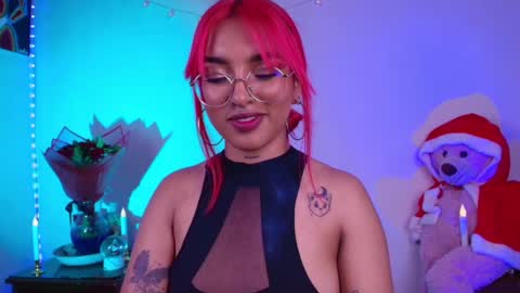 Snapshot of sofiaafoxx chatting on 12.12.24 Sofia online show from 12.12.24