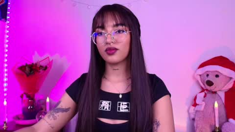 Snapshot of sofiaafoxx chatting on 12.14.24 Sofia online show from 12.14.24