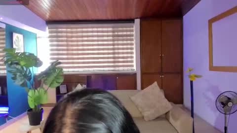 Sofia caramel online show from 12.17.25