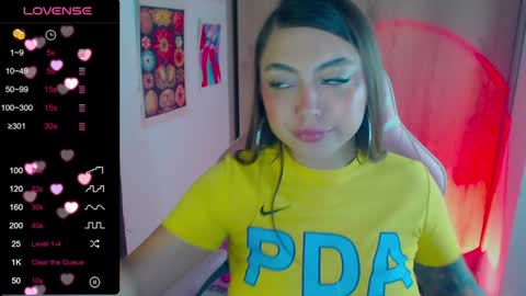 Snapshot of sofiacarti_ chatting on 02.06.25 online show from 02.06.25