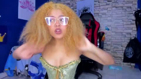 sofiacastillo01 online show from 02.15.25