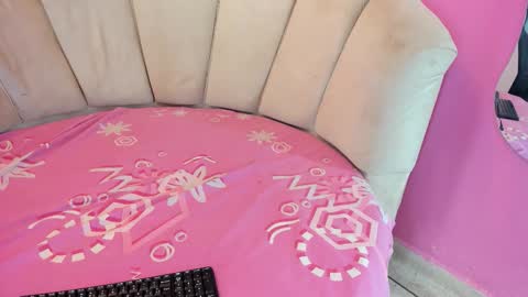 sofiakiis online show from 10.23.25