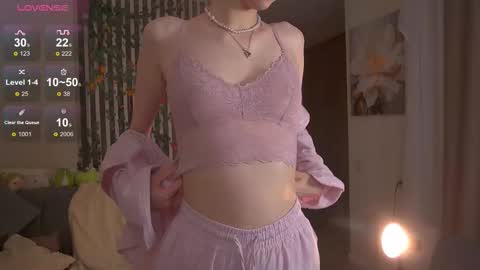 Sofia Help me overcome shynes with 100 thumbs up online show from 11.27.25