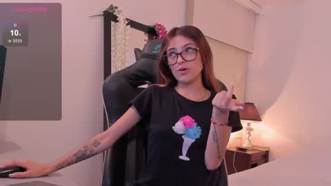 Snapshot of sofiarouge_ chatting on 02.04.25 Sofia Help me reach 5K followers online show from 02.04.25