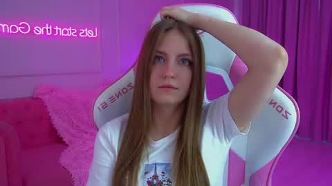 Snapshot of sofiasarvain chatting on 07.06.26 Sofia online show from 07.06.26