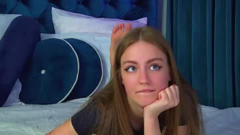 Snapshot of sofiasarvain chatting on 07.16.26 Sofia online show from 07.16.26