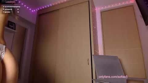 Snapshot of sofiax5 chatting on 01.16.25 Sofi online show from 01.16.25