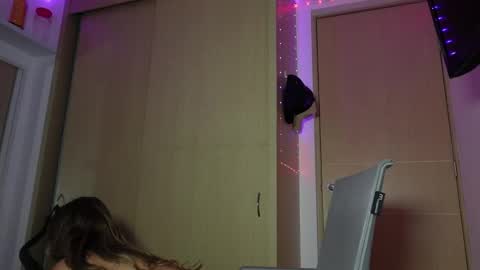 Snapshot of sofiax5 chatting on 09.11.25 Sofi online show from 09.11.25