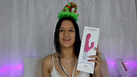 Danna Sofia online show from 12.13.24