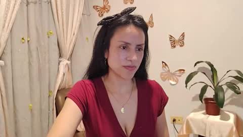Sofi Bella online show from 11.19.25