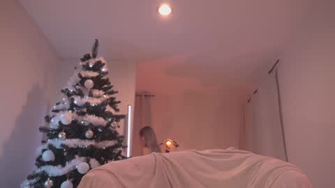 Snapshot of soficb chatting on 12.17.24 Sofi online show from 12.17.24