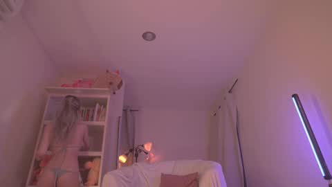 Snapshot of soficb chatting on 02.20.25 Sofi online show from 02.20.25