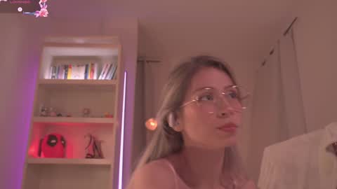 Snapshot of soficb chatting on 03.06.25 Sofi online show from 03.06.25