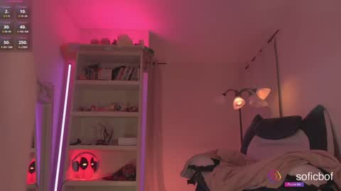 Snapshot of soficb chatting on 09.23.25 Sofi online show from 09.23.25