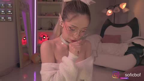 Snapshot of soficb chatting on 10.06.25 Sofi online show from 10.06.25