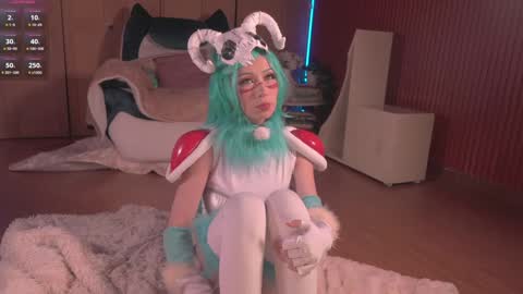 Snapshot of soficb chatting on 10.30.25 Sofi online show from 10.30.25