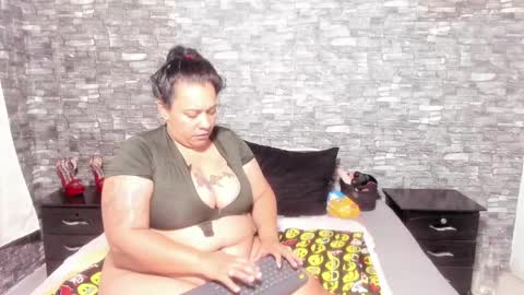 Vicky  online show from 01.14.25