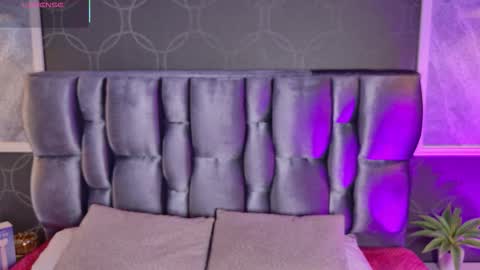 Snapshot of sofii_jones chatting on 10.11.25 sofii_jones online show from 10.11.25