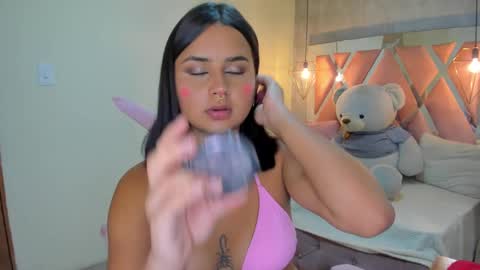 Snapshot of sofii_miller_ chatting on 01.10.25 online show from 01.10.25