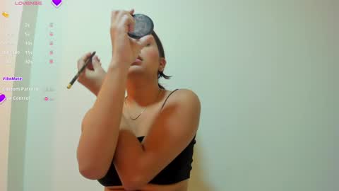 Snapshot of sofii_miller_ chatting on 03.05.25 online show from 03.05.25