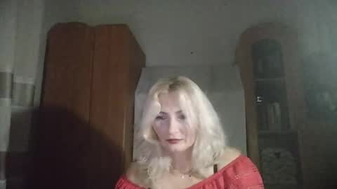 Snapshot of sofishine11 chatting on 10.22.25 Sofi online show from 10.22.25