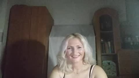 Snapshot of sofishine11 chatting on 10.23.25 Sofi online show from 10.23.25