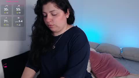 Snapshot of sofix_ chatting on 10.05.25 Lau online show from 10.05.25