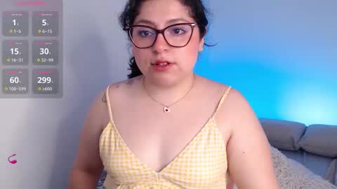 Snapshot of sofix_ chatting on 10.21.25 Lau online show from 10.21.25