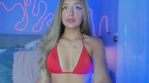 Snapshot of sofly_s chatting on 10.10.25 Sofi online show from 10.10.25