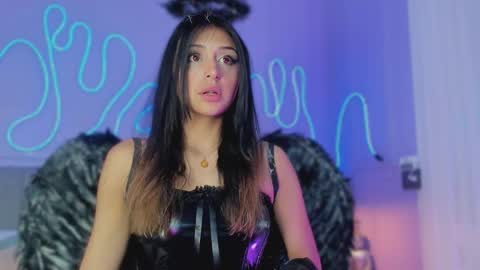 Snapshot of sofly_s chatting on 10.22.25 Sofi online show from 10.22.25