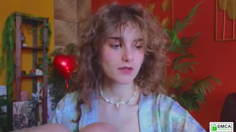 Snapshot of soft_animal chatting on 02.14.26 E online show from 02.14.26