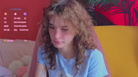 Snapshot of soft_animal chatting on 02.18.26 E online show from 02.18.26