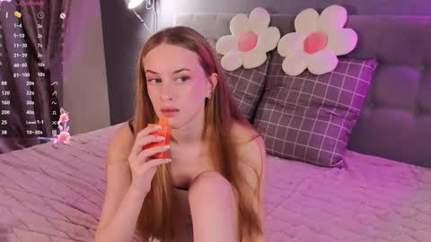 Snapshot of soft_babe chatting on 09.15.25 Milisa online show from 09.15.25