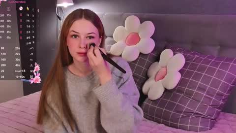 Snapshot of soft_babe chatting on 10.13.25 Milisa online show from 10.13.25