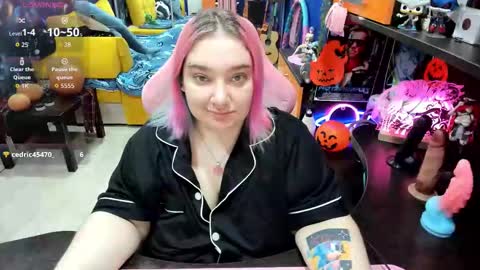 Sofie online show from 10.30.25