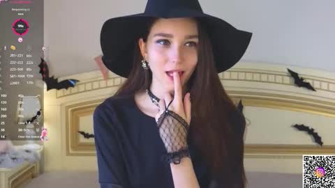 Elly online show from 10.30.25