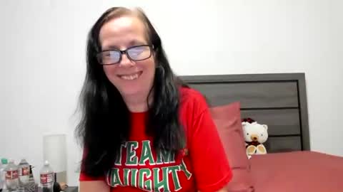 Soft Peach Goddess online show from 12.23.25