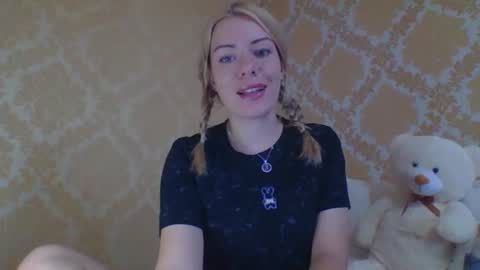 Snapshot of softy_aura chatting on 07.22.26 softy_aura online show from 07.22.26