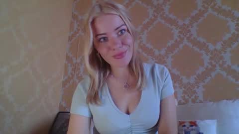 Snapshot of softy_aura chatting on 07.28.26 softy_aura online show from 07.28.26