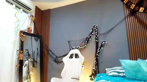 sofy west online show from 10.29.25