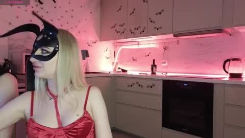 Snapshot of sofyandmike chatting on 11.03.25 SOFYandMIKE online show from 11.03.25