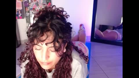 Snapshot of sol_amarilla_ chatting on 03.04.25 gin independent model online show from 03.04.25