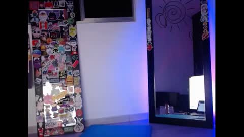 Snapshot of sol_amarilla_ chatting on 03.05.25 gin independent model online show from 03.05.25