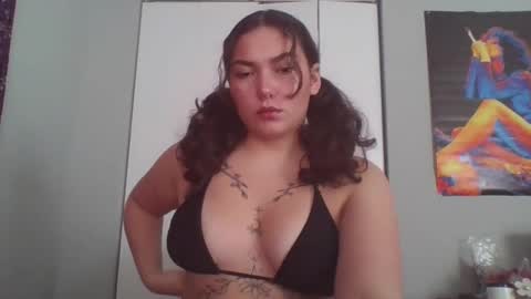 Sola Reina online show from 09.17.25