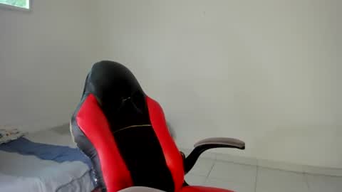 Moonie  online show from 09.18.25