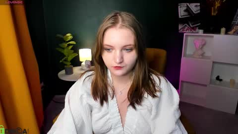 Nora online show from 09.15.25