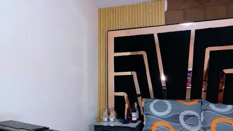 Snapshot of solevanss chatting on 10.01.25 Sol Evans online show from 10.01.25