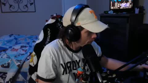 Snapshot of somethinqfunny chatting on 12.08.24 Lover Boi online show from 12.08.24