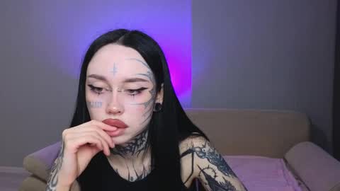 Snapshot of somniya chatting on 04.17.26 somniya online show from 04.17.26