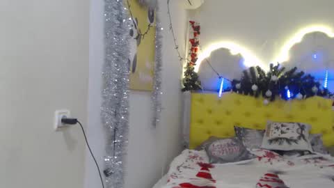 Snapshot of sondrariddle chatting on 01.07.25 sondrariddle online show from 01.07.25